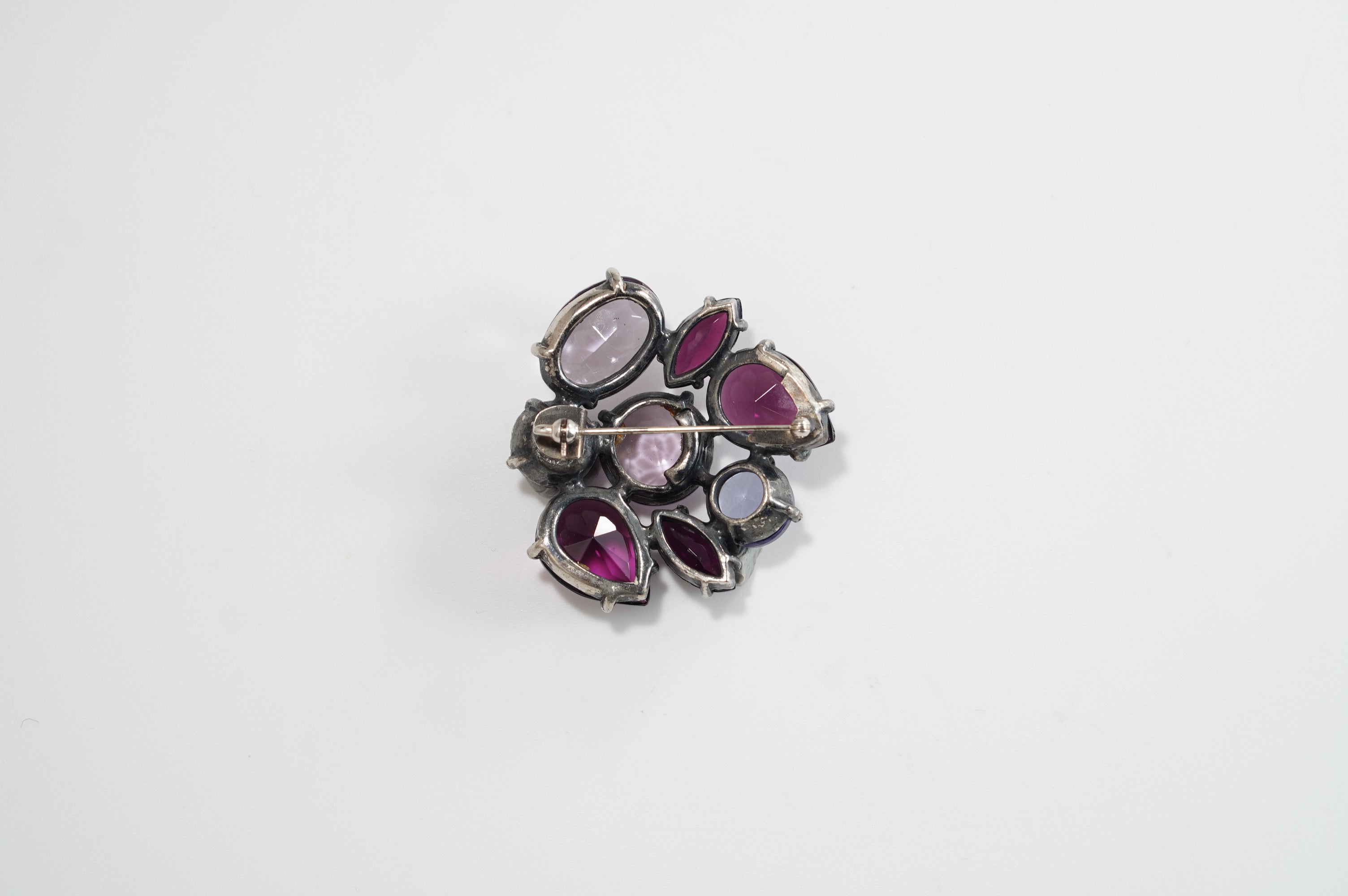 Schiaparelli(スキャパレッリ)パープル ミニ ブローチ/ヴィンテージ・コスチュームジュエリー
