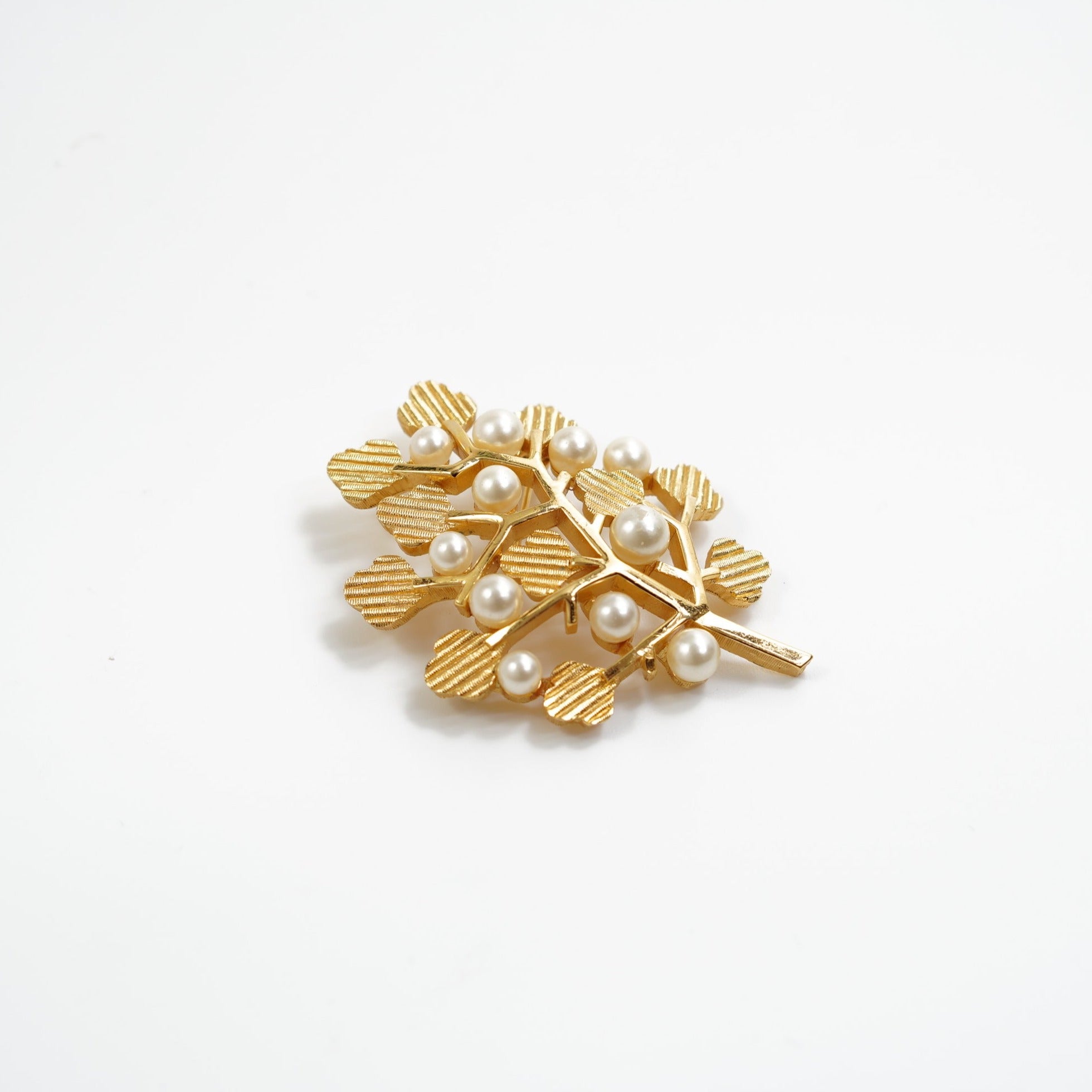 Trifari(トリファリ)ブローチ「GOLD PEARL」/ヴィンテージ・コスチュームジュエリー