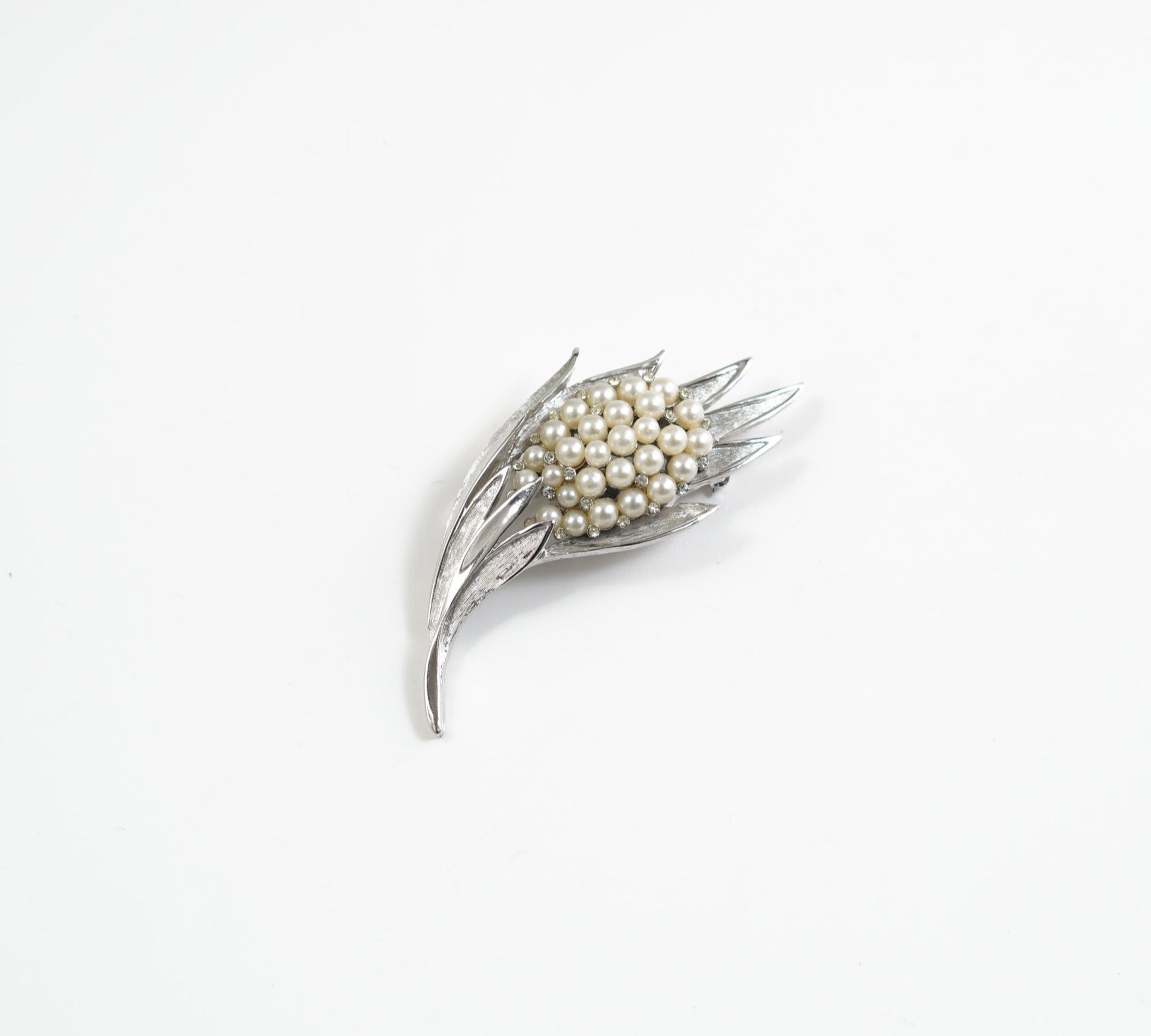 Trifari（トリファリ）ブローチ「Flower Pearl Brooch」／ヴィンテージ・コスチュームジュエリー