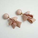 Clip Earring 「Yureru Ribbon(Swingin' Ribbon)」Pink