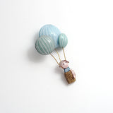 Brooch「Girl and Hot Air Balloon」