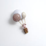 Brooch「Girl and Hot Air Balloon」