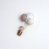 Brooch「Girl and Hot Air Balloon」