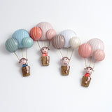 Brooch「Girl and Hot Air Balloon」