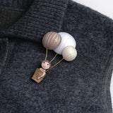 Brooch「Girl and Hot Air Balloon」