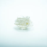 ローズキャンドルと金の窓