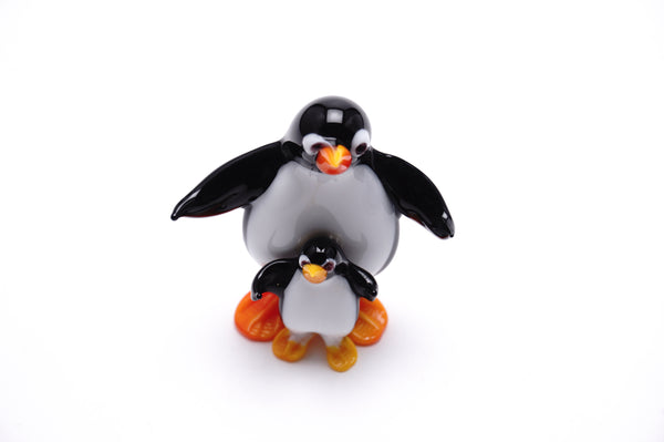 「Penguin parent and child」