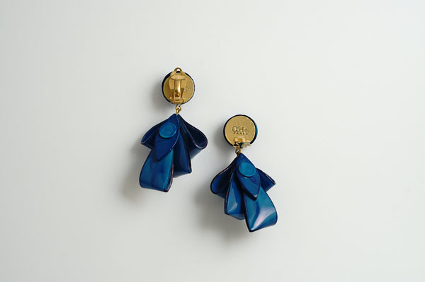 Clip Earring 「Yureru Ribbon(Swingin' Ribbon)」Cobalt Blue
