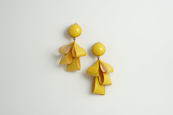 Clip Earring 「Yureru Ribbon(Swingin' Ribbon)」Lemon
