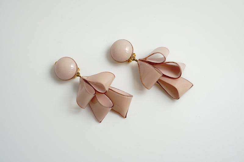 Clip Earring 「Yureru Ribbon(Swingin' Ribbon)」Pink