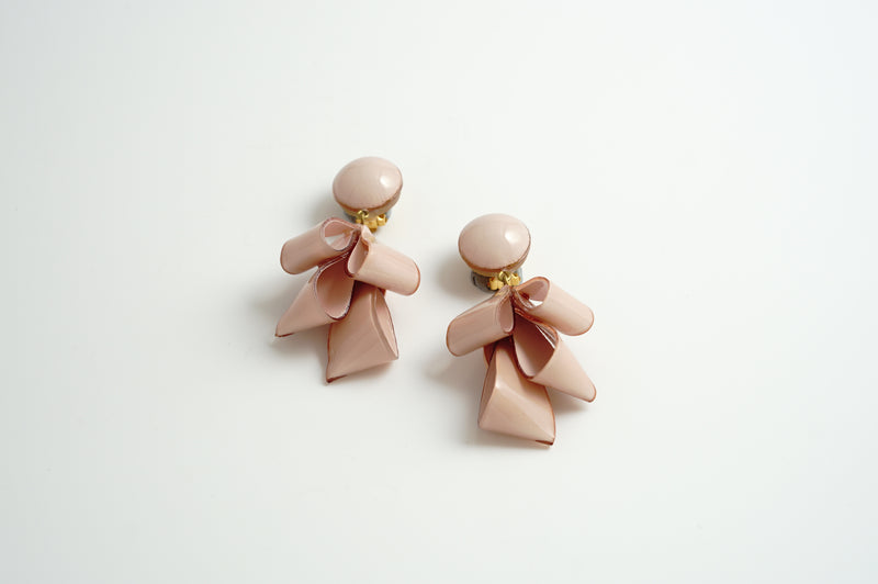 Clip Earring 「Yureru Ribbon(Swingin' Ribbon)」Pink