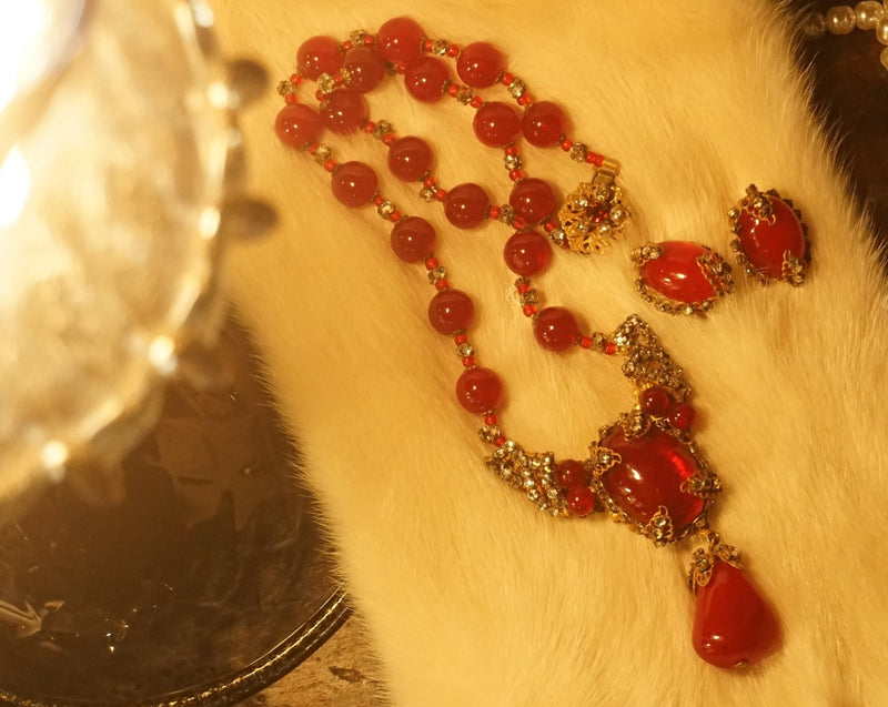 RED GLASS 1SERIES NECKLACE AND EARRING SET