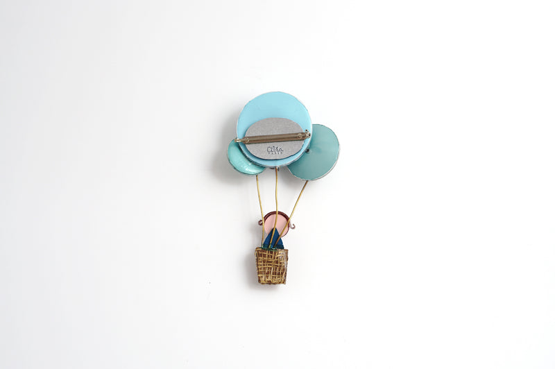 Brooch「Girl and hot air balloon」