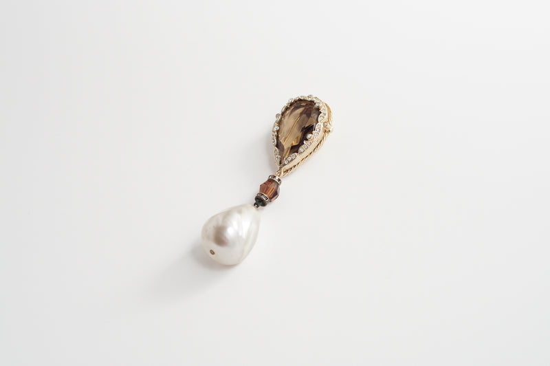 Brooch「Brown Glass with Drop Pearl」